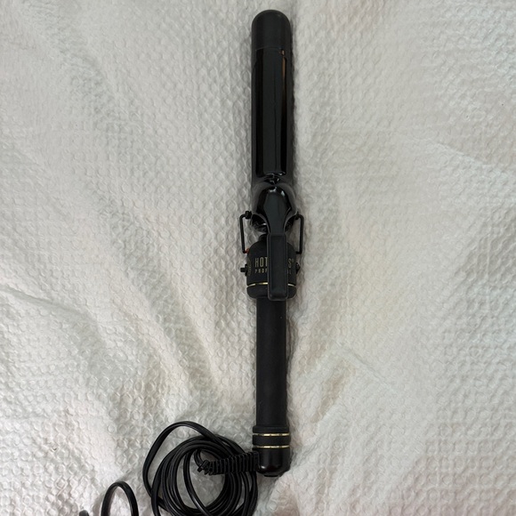 Hot Tools 1.25” Black Curling Iron - Picture 1 of 7